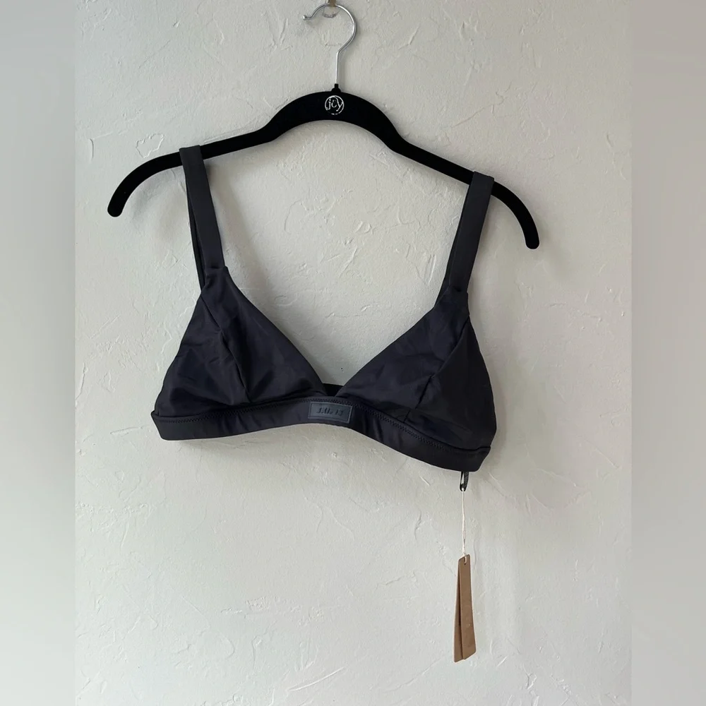 SKIMS SIGNATURE SWIM FIXED TRIANGLE BIKINI TOP ONYX M L